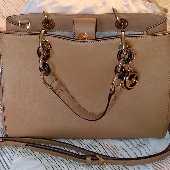 Michael Kors leather bag - Picture 7 of 9